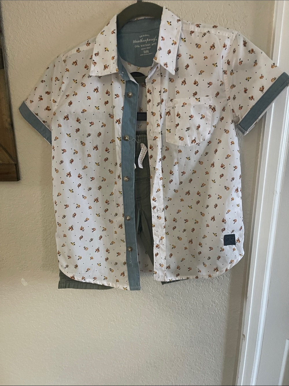 White Short-Sleeve Button-Up Shirt with Floral Print set